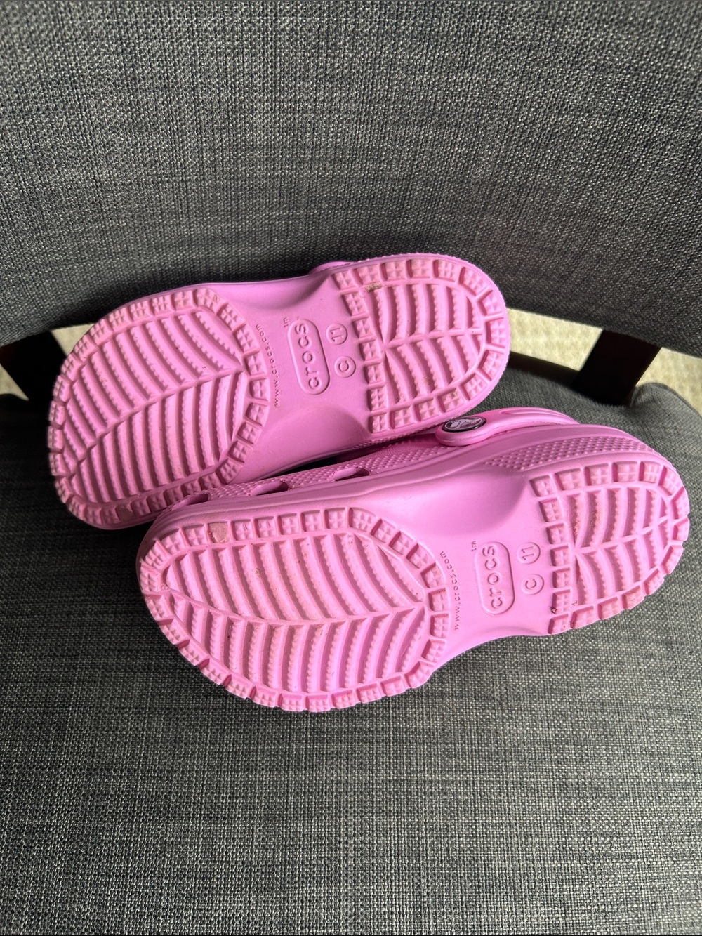 CROCS Kids Classic Clogs in Taffy Pink 11 Toddler (C11) - Picture 3 of 5
